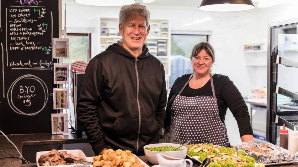 Tim and Jan from Stationside Cafe | <i>Lachlan Gardiner</i>