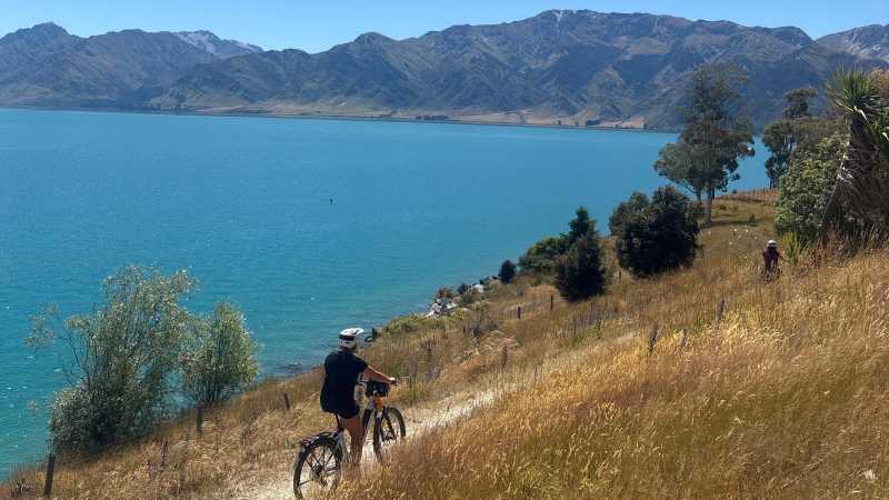 A quiet stretch of trail beside Lake Hawea, and suddenly you forget about the kilometres. |  Sam Duckworth